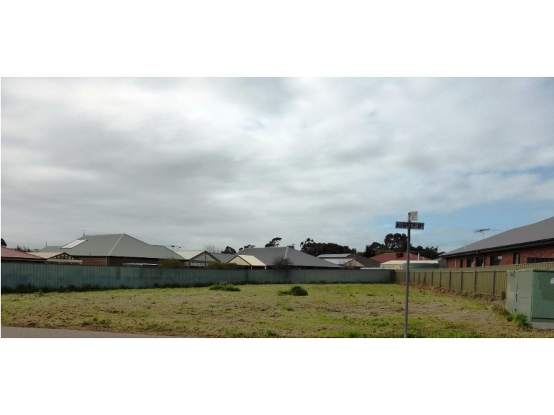 8 Aubrey Drive, Willunga SA 5172