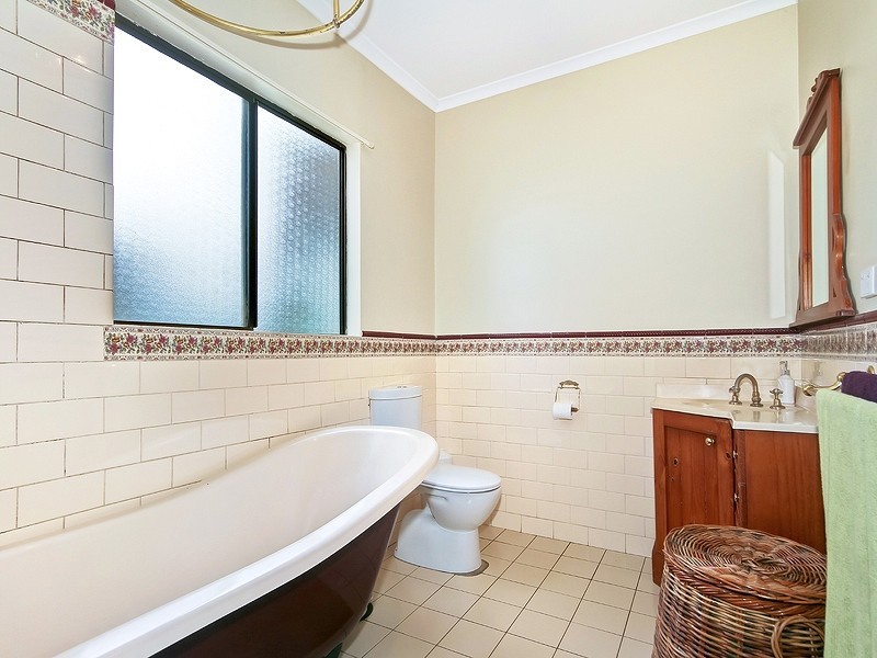 12 Thomas Hill Road, Mclaren Vale SA 5171