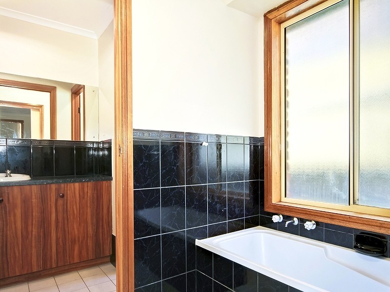 4 Mataro Avenue, Mclaren Vale SA 5171