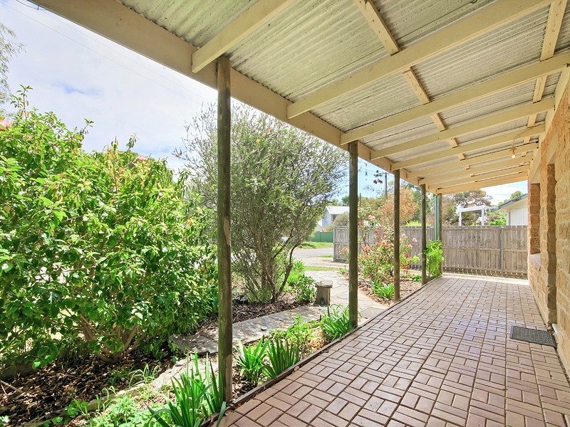 6 Alfred Place, Port Willunga SA 5173