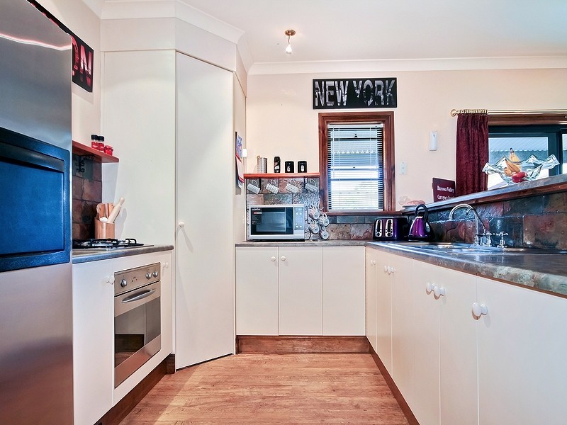 18 Rose Crescent, Mclaren Flat SA 5171
