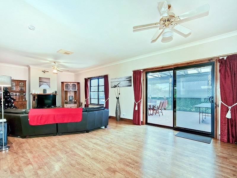 18 Rose Crescent, Mclaren Flat SA 5171