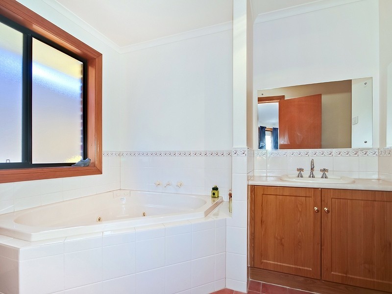 11 Harvest Drive, Mclaren Vale SA 5171