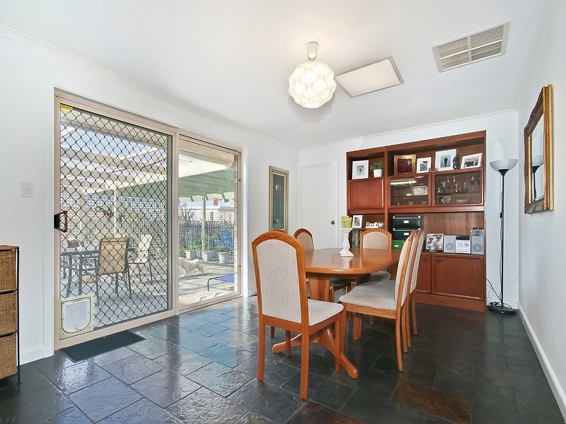 2 Fishcombe Court, Moana SA 5169