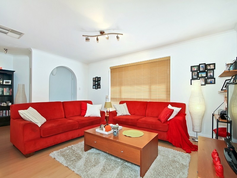 2 Fishcombe Court, Moana SA 5169