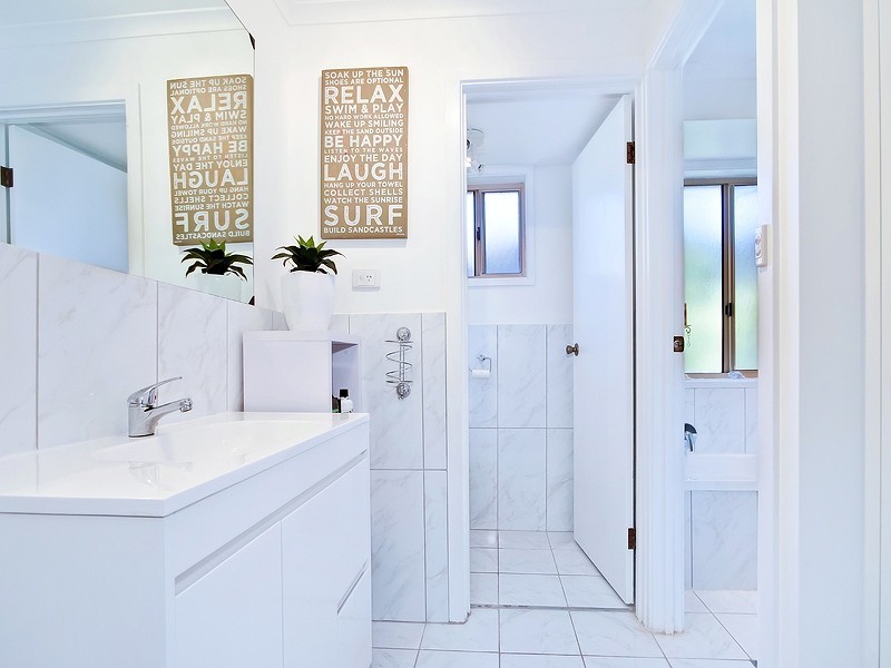 2 Fishcombe Court, Moana SA 5169