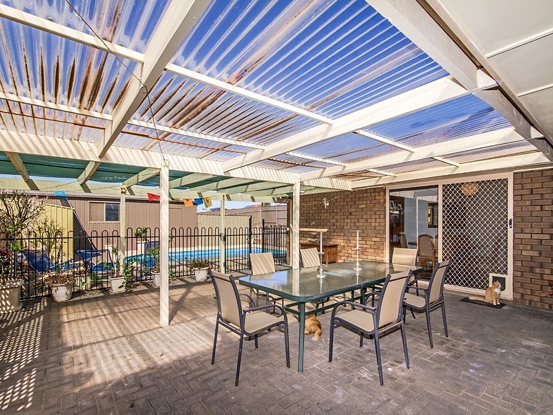 2 Fishcombe Court, Moana SA 5169