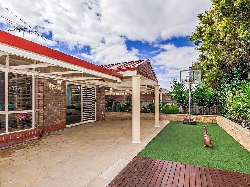 6 Seafarer Court, Seaford Rise SA 5169