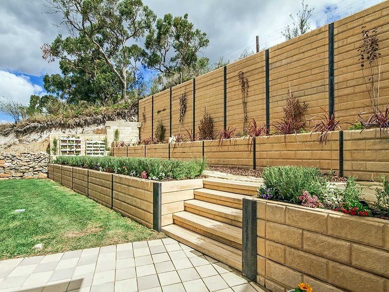 5 Eyre Court, Mount Compass SA 5210