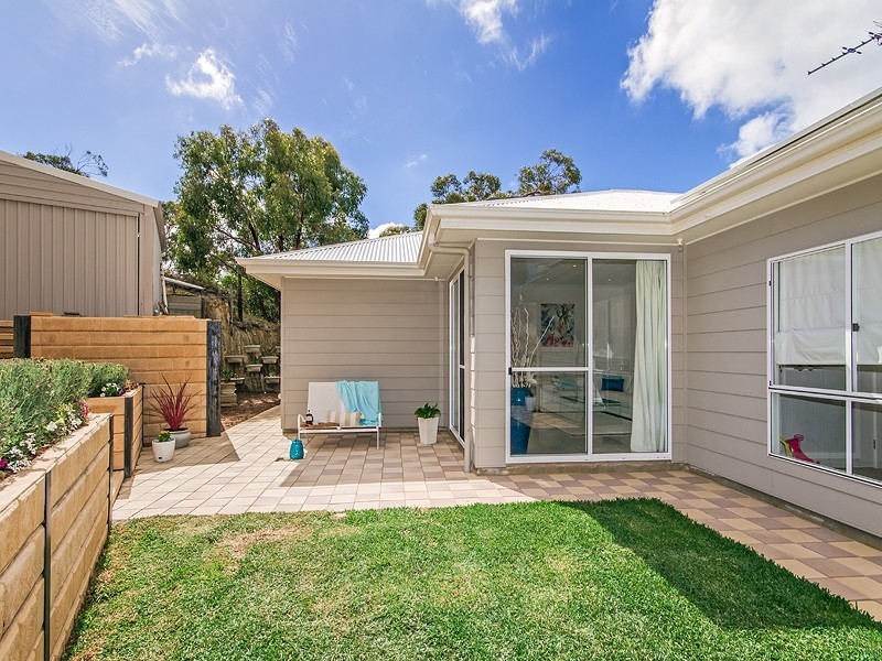 5 Eyre Court, Mount Compass SA 5210