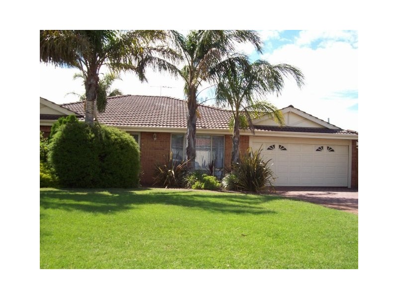 13 Resolution Drive, Waikiki WA 6169