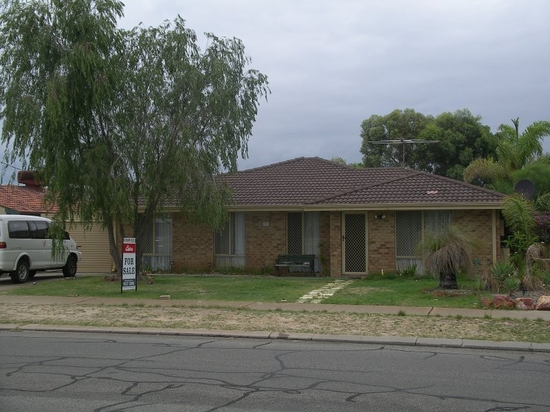 18 SEABROOKE AVENUE, Rockingham WA 6168