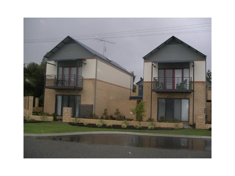 5/18 Lake Street, Rockingham WA 6168