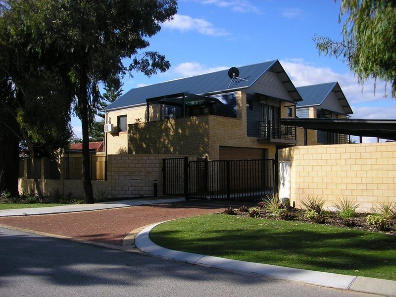 3/18-20 Lake Street, Rockingham WA 6168