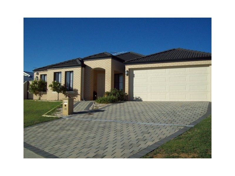 10 Nenagh Close, Orelia WA 6167