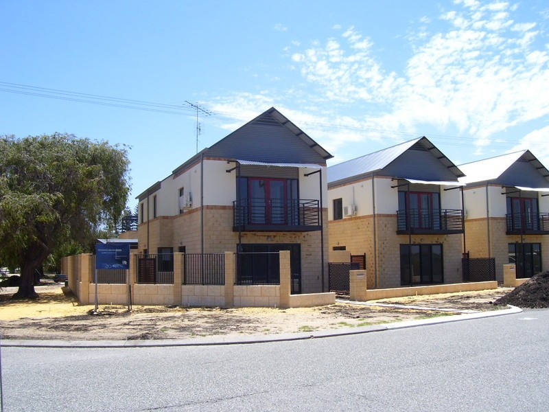 17/18-20 Lake Street, Rockingham WA 6168