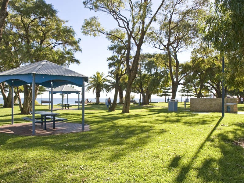 18 Devonshire Turn, Rockingham WA 6168