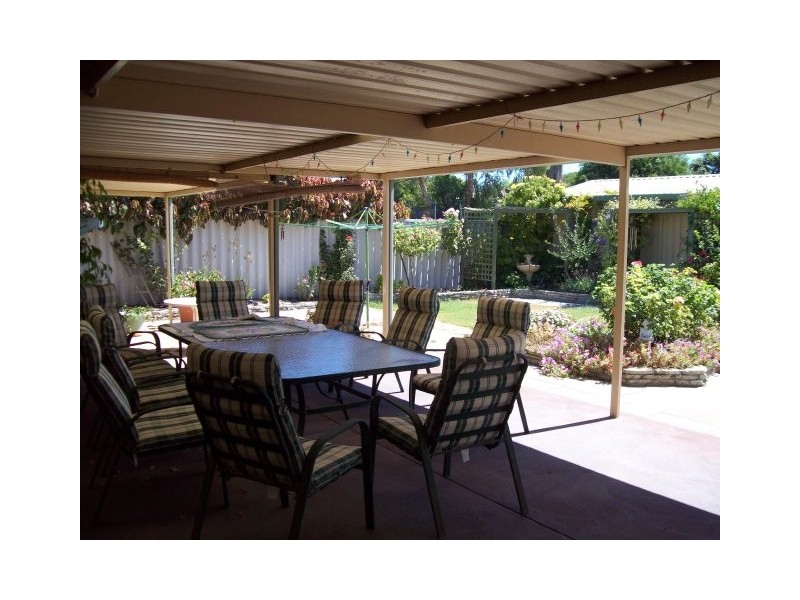 4 JESMOND STREET, Safety Bay WA 6169