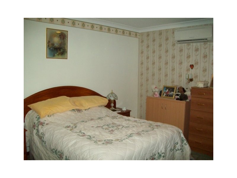 4 JESMOND STREET, Safety Bay WA 6169