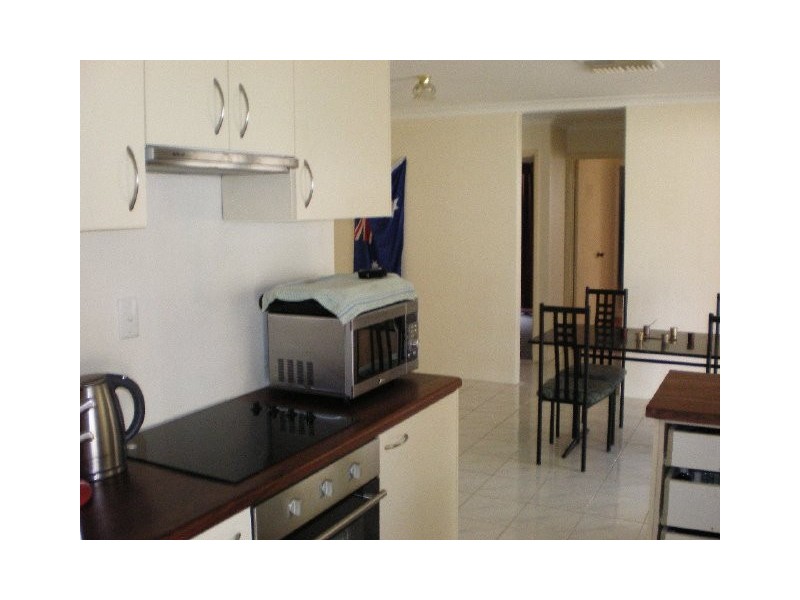 16 Cromer Gardens, Parmelia WA 6167