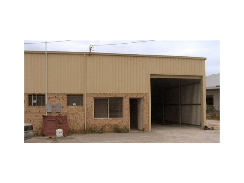 2/4 Savery Way, Rockingham WA 6168