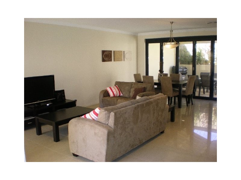 3/167 Rockingham Beach Rd, Rockingham WA 6168