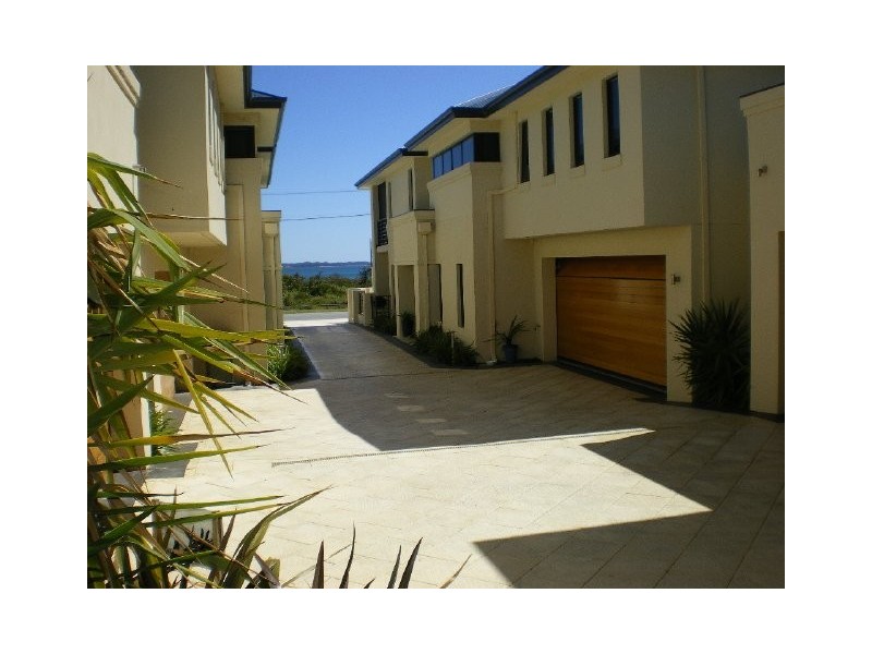 3/167 Rockingham Beach Rd, Rockingham WA 6168