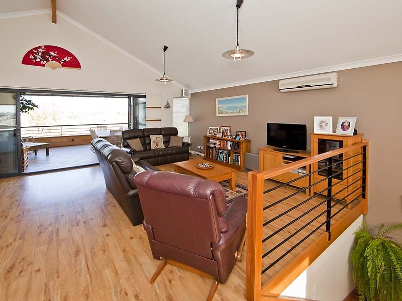 37 Jupiter Bend, Rockingham WA 6168