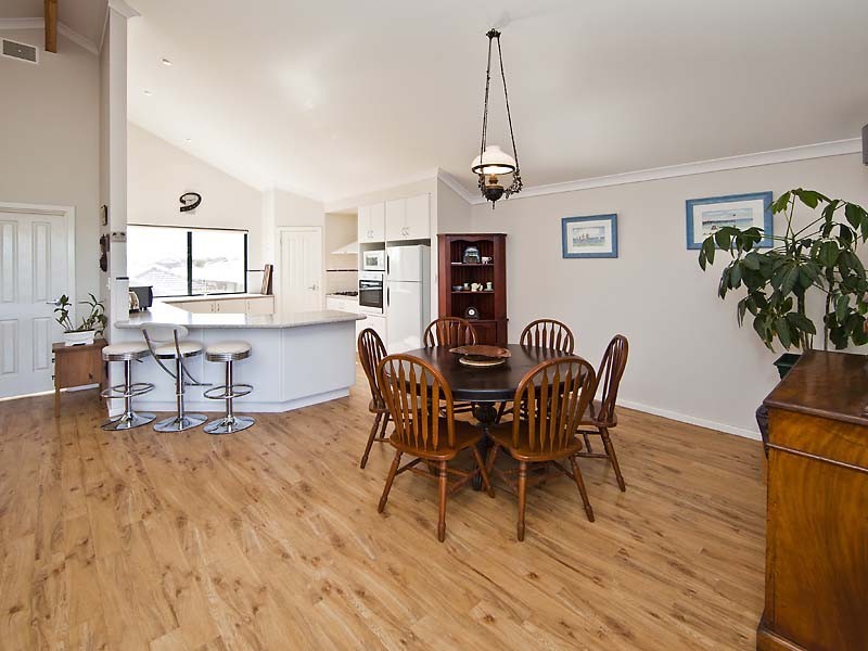37 Jupiter Bend, Rockingham WA 6168