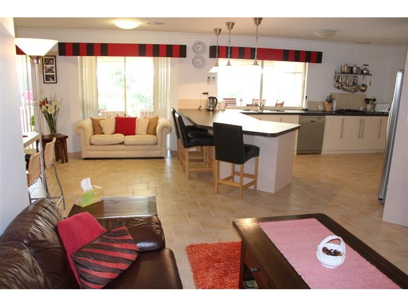 7 Waterhead Road, Waikiki WA 6169