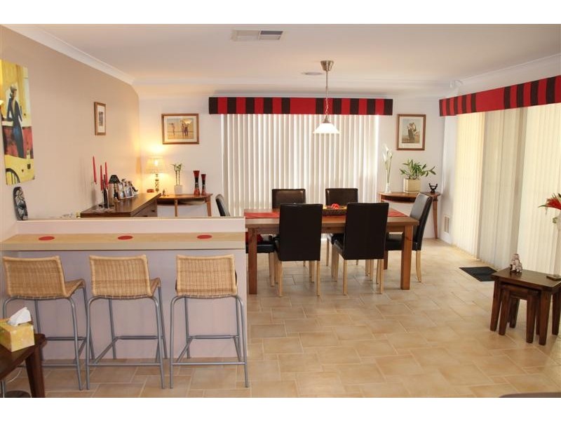 7 Waterhead Road, Waikiki WA 6169