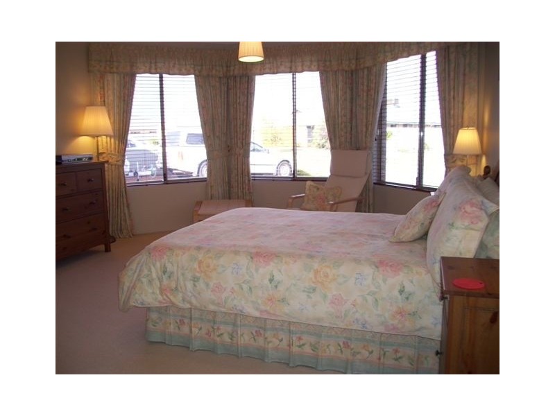 7 Waterhead Road, Waikiki WA 6169