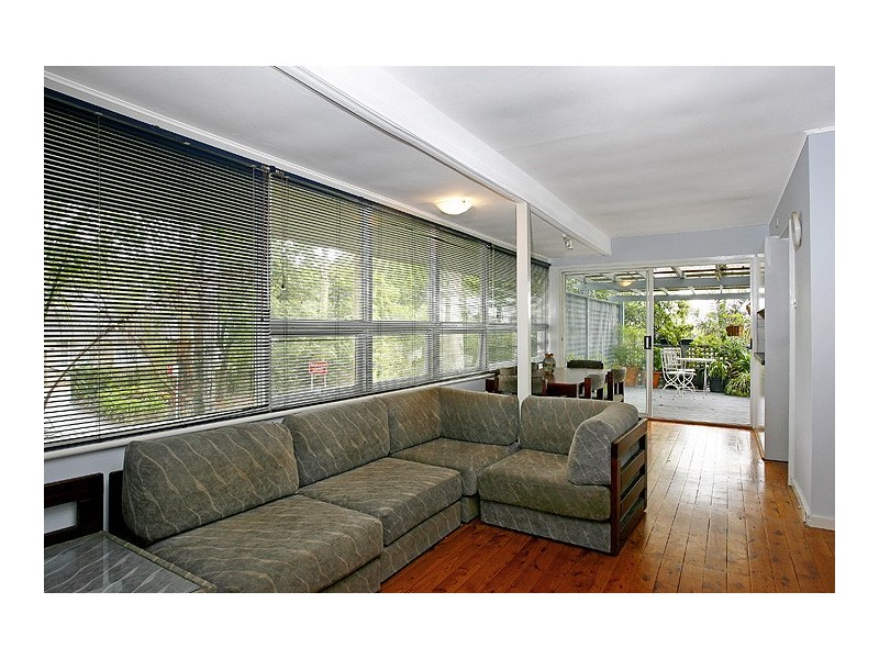 19 Kitchener Street, St Ives NSW 2075
