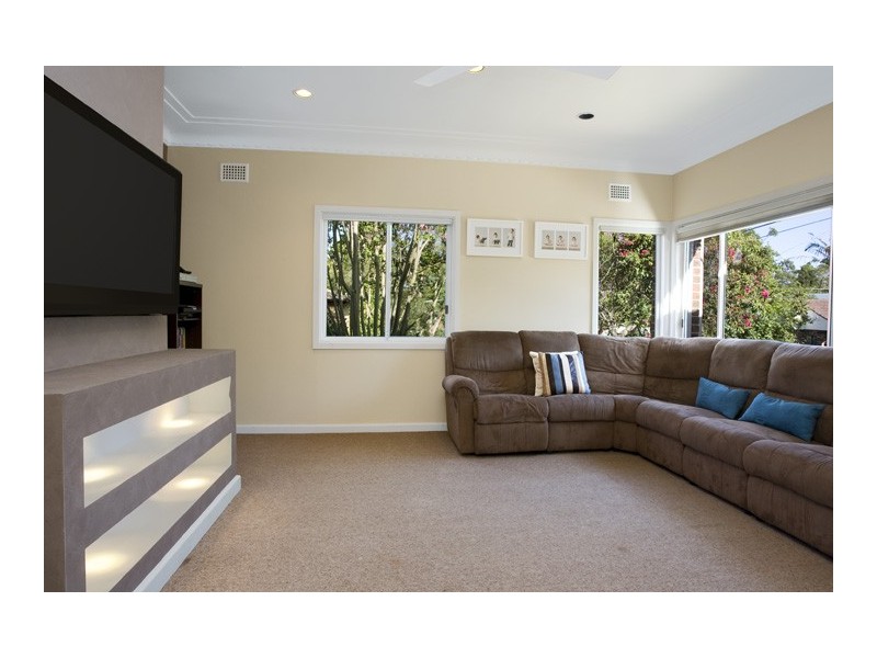 12 Kuring-gai Chase Road, Mount Colah NSW 2079