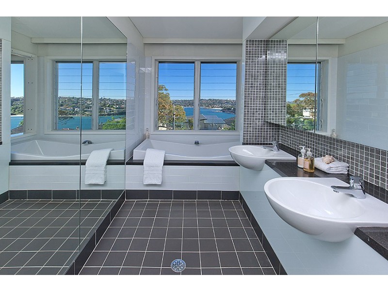 18 Moore Street, Clontarf NSW 2093