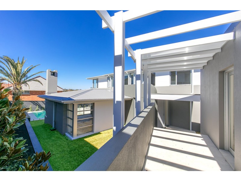 2A Panorama Pde, Seaforth NSW 2092
