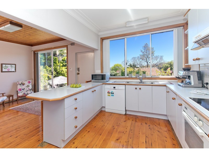 42 Edgecliffe Esplanade, Seaforth NSW 2092