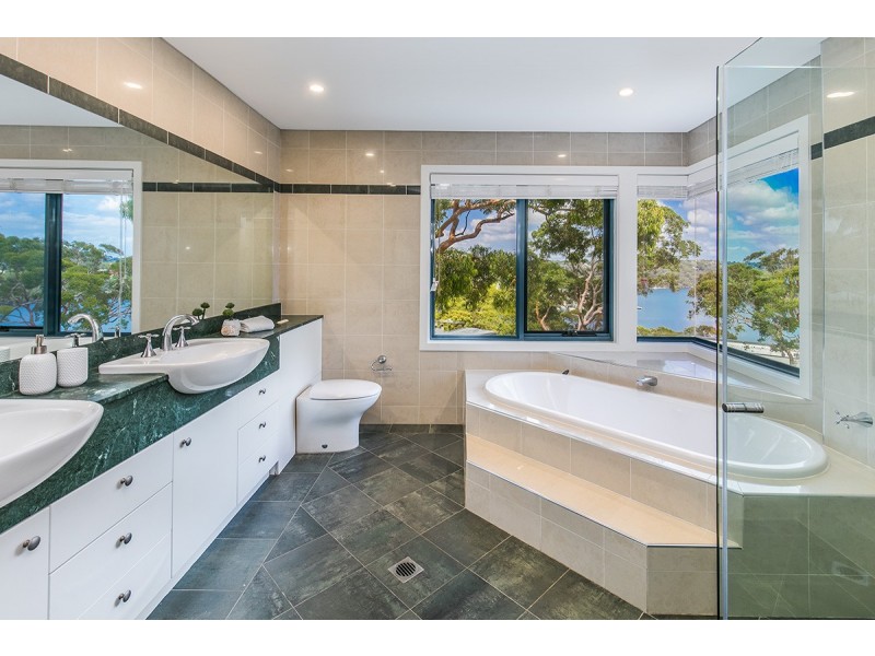 37 Gurney Crescent, Seaforth NSW 2092