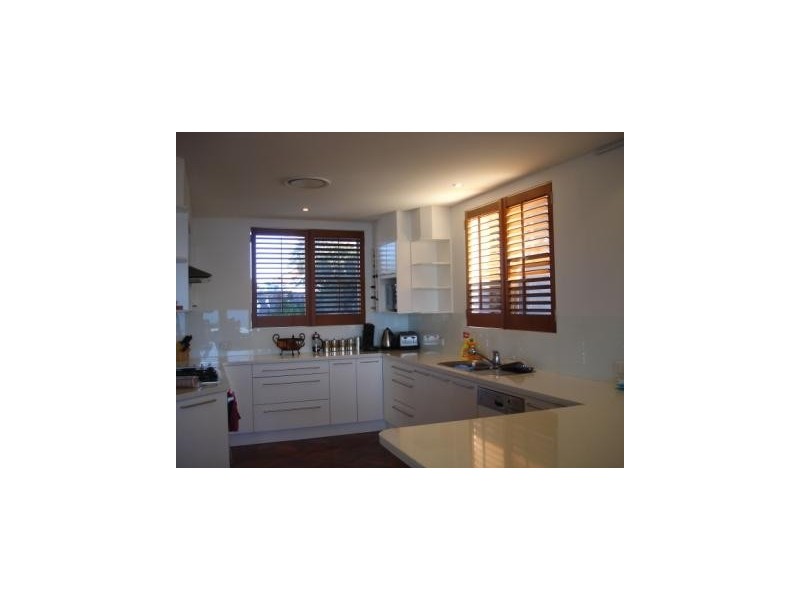 12 Seaview Avenue, Freshwater NSW 2096