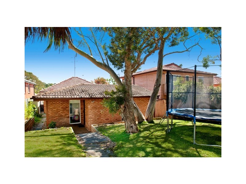 12 MacMillan Street, Seaforth NSW 2092