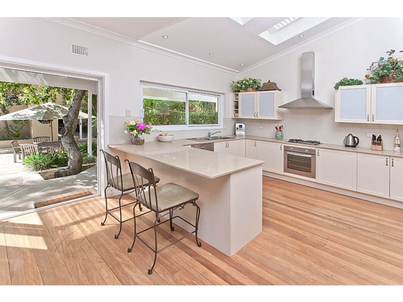 12 Monash Crescent, Clontarf NSW 2093