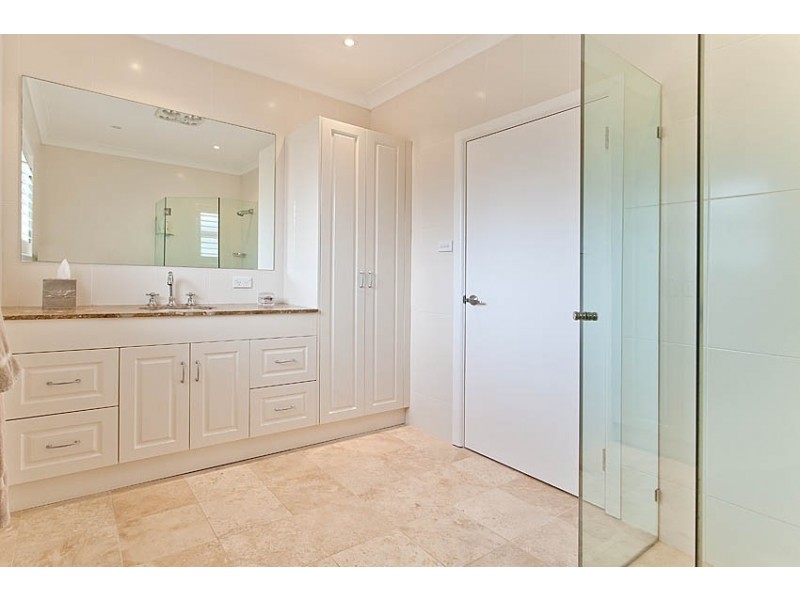12 Monash Crescent, Clontarf NSW 2093