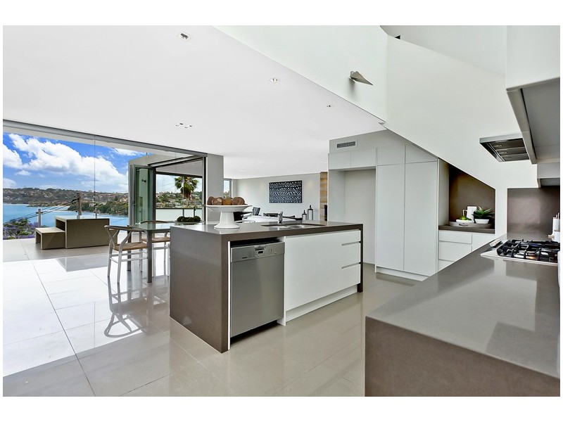 90 CUTLER RD, Clontarf NSW 2093