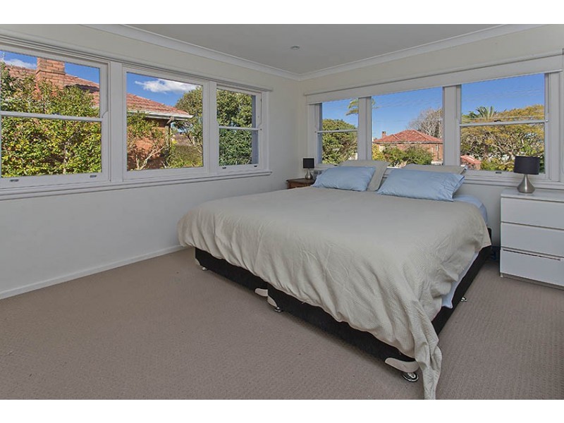 64 Peacock Street, Seaforth NSW 2092