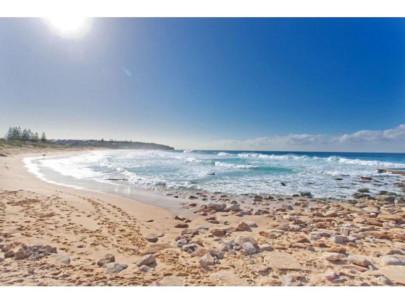 2/2-4 Beach Street, Curl Curl NSW 2096