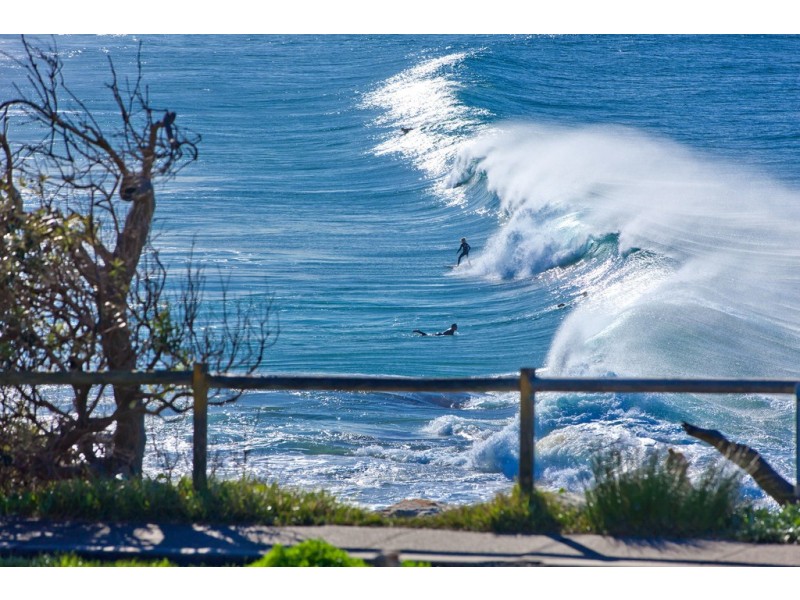 2/2-4 Beach Street, Curl Curl NSW 2096