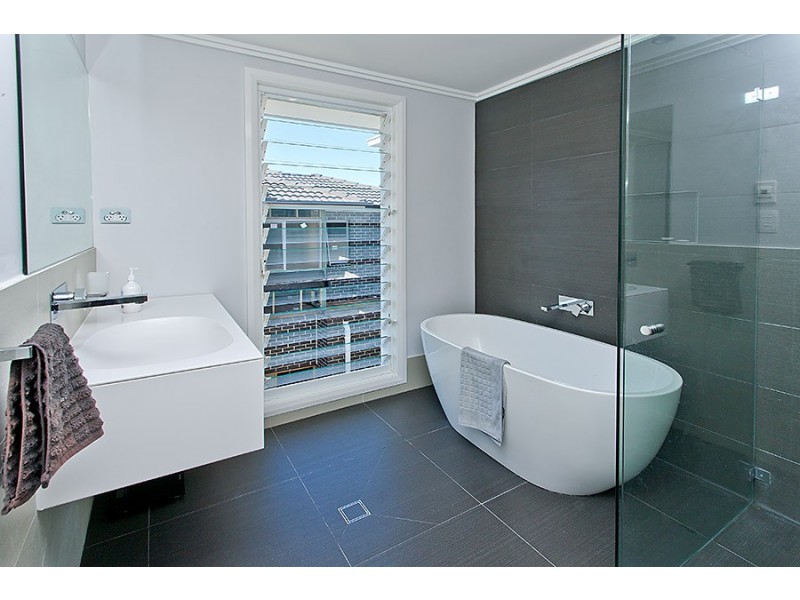 87 Ellery Parade, Seaforth NSW 2092