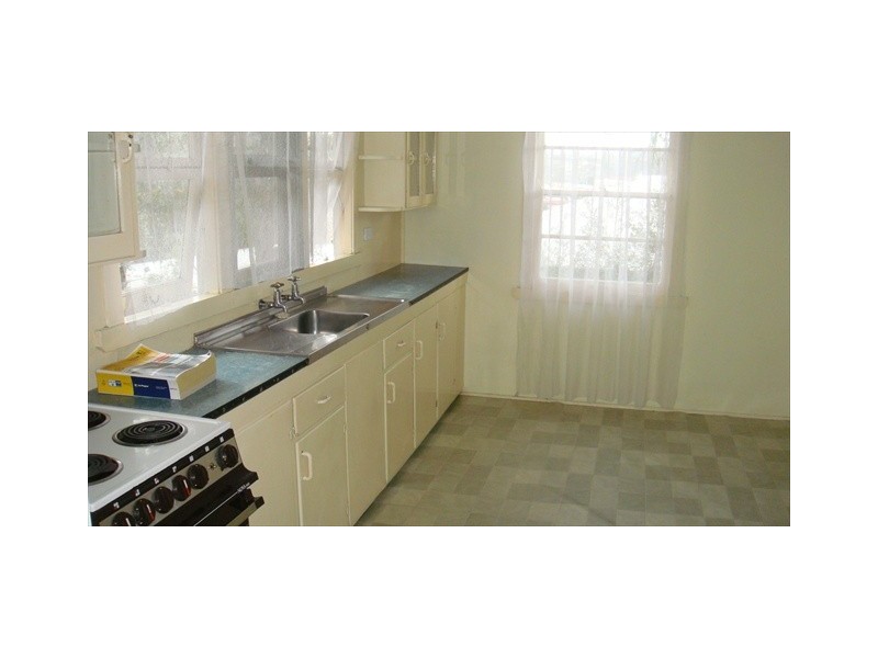 42  Hospital Rd, Nambour QLD 4560