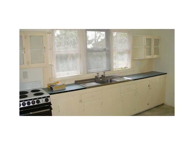 42  Hospital Rd, Nambour QLD 4560