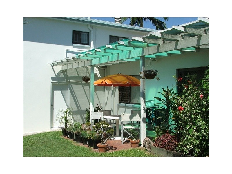 2/10 Florence Street, Nambour QLD 4560